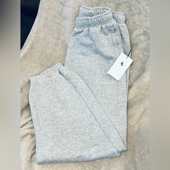 Nike Swoosh Relaxed Fit Grey Joggers - Women’s Medium/Men’s Small - Picture 6 of 6
